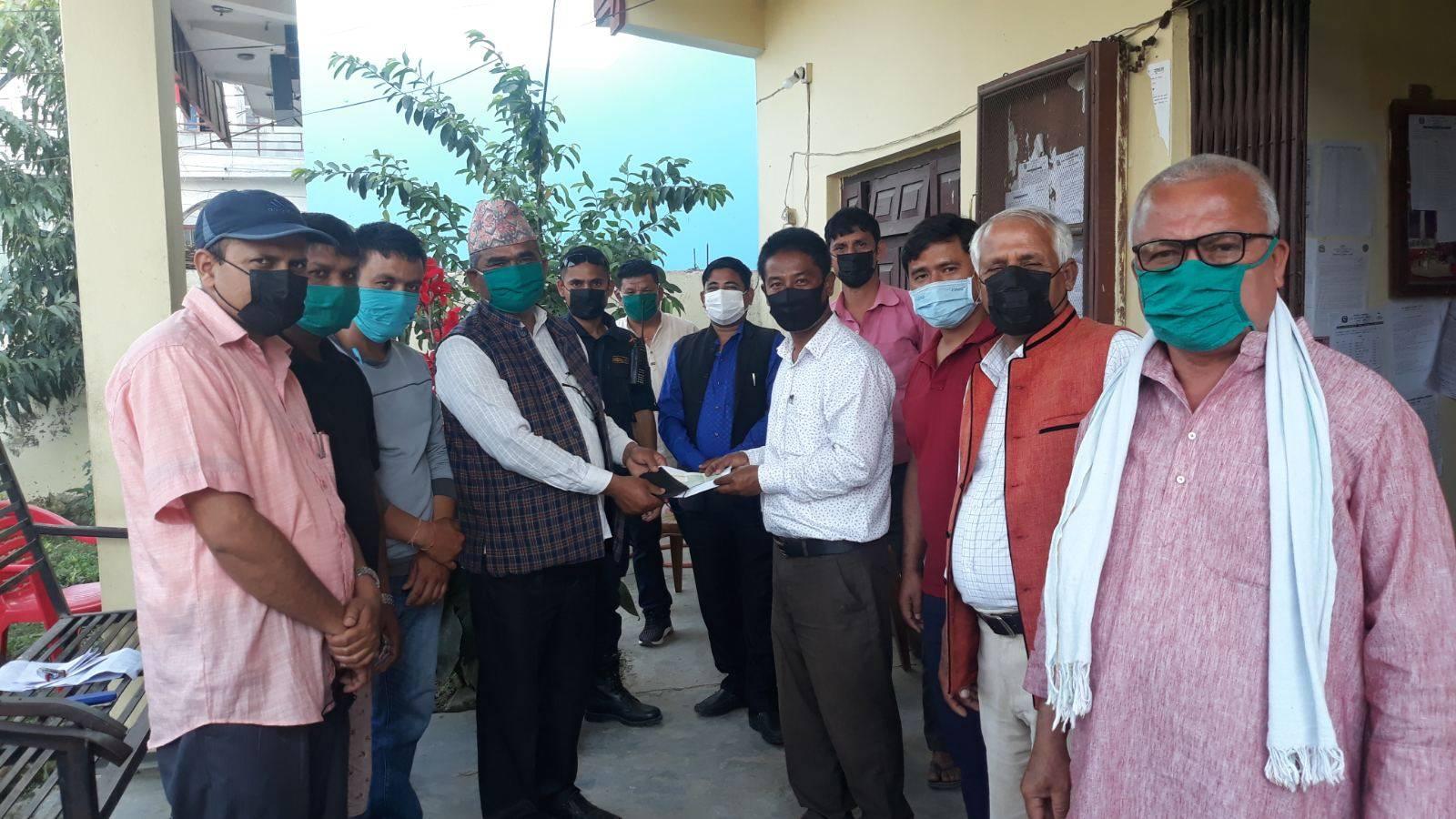 लालबन्दी नगरपालिकाको विपद् राहत सहायता कोषमा व्यापारीद्धारा तीन लाख बढी सहयोग