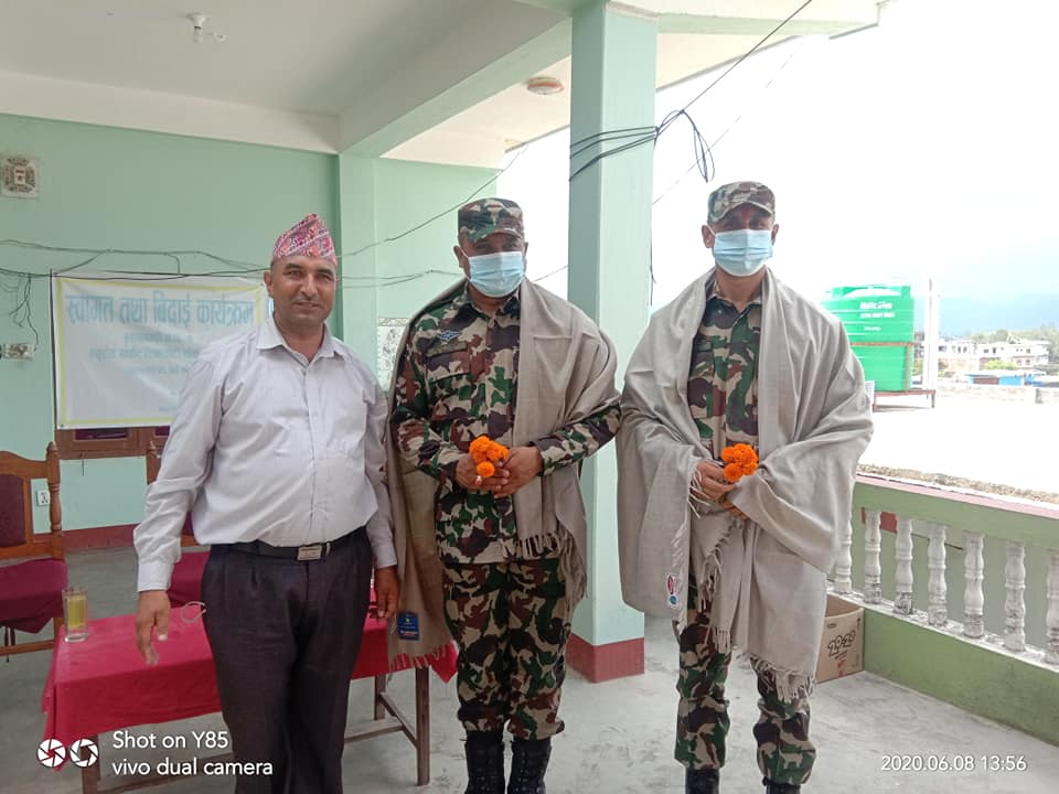 सर्लाहीका सेना प्रमुख कर्णेलकाे सरुवा : नयाँलाई स्वागत, पुरानालाई बिदाई