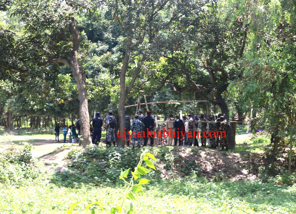 सशस्त्र प्रहरीको राईफल खोस्ने भारतीयलाई छाडियो, मृतकको शव राखेर दशगजामा बसेका भारतीय पक्ष फिर्ता भए
