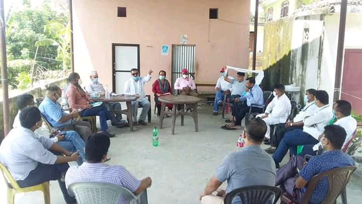 हरिवनका अस्पताल सञ्चालक र डाक्टरहरुको एउटै स्वर : संकटको घडीमा स्वास्थ्य सेवा रोक्दैनौँ