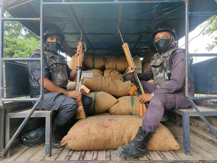 कविलासीमा लुकाएर राखिएको दुई लाख बढीको अवैध सुर्ती बरामद