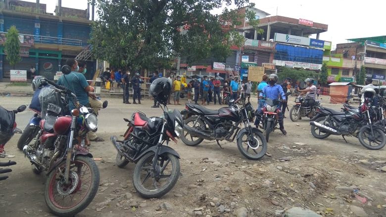 भोलीबाट हरिवन प्रहरीले मोटरसाईकललाई १५ दिनसम्म नियन्त्रणमा राख्ने