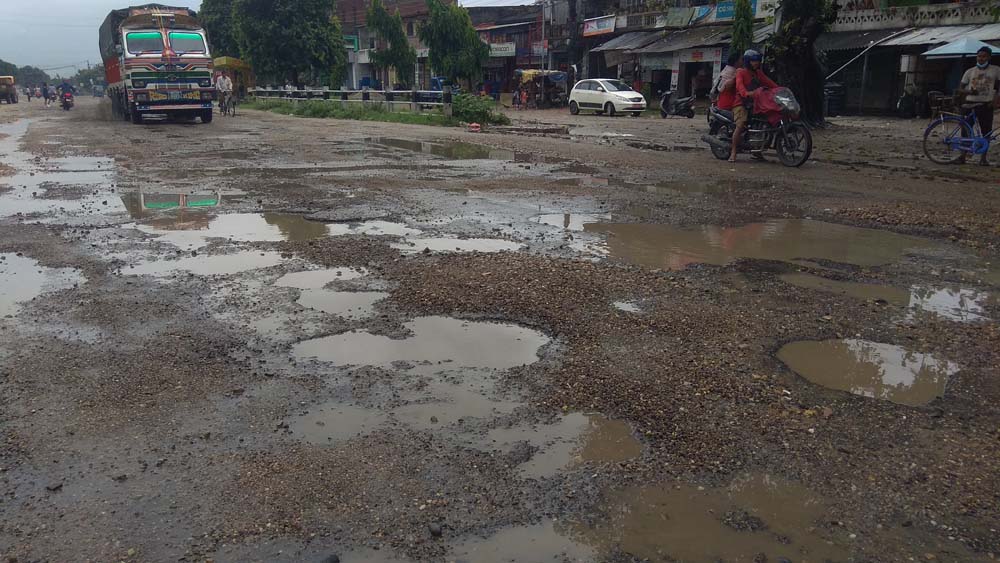 टालटुले कामले पूर्व–पश्चिम राजमार्ग फेरि उस्तै, यात्रु मारमा