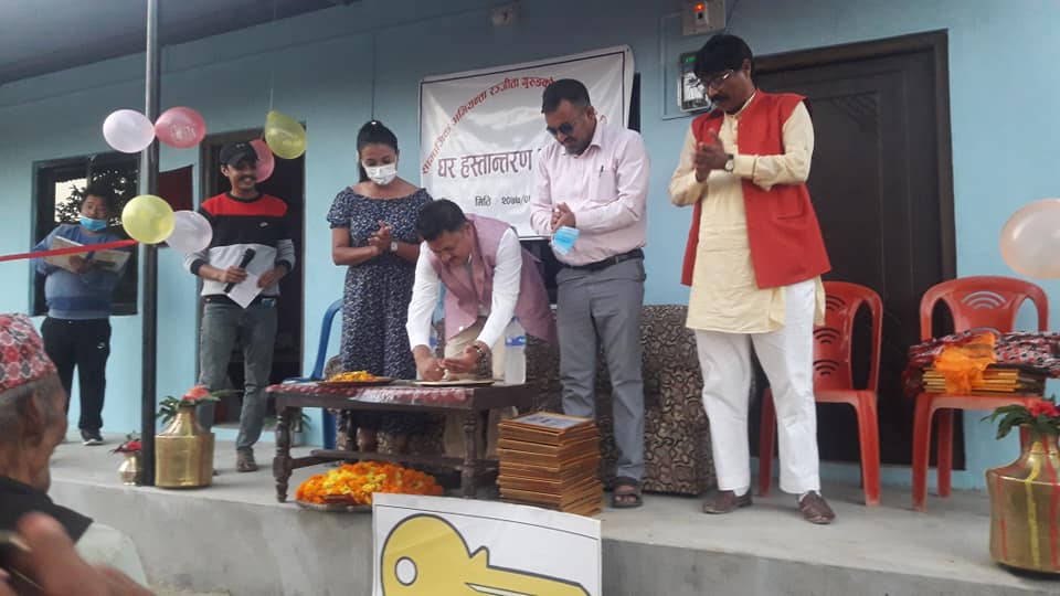 वर्षाले कच्ची घर भत्कायो, मनकारीले नयाँ पक्की घर बनाइदिए