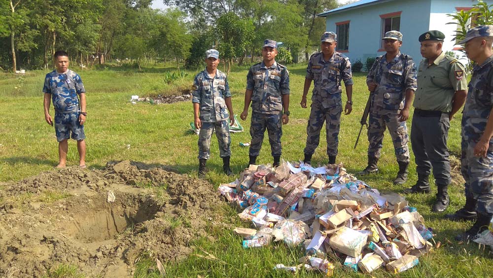 मध्यरातमा भारतबाट भित्र्याउँदै गरेको विष्फोटजन्य सामग्री बरामद्