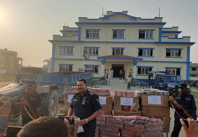 सर्लाही प्रहरीद्वारा १०८८ किलो विष्फोटजन्य सामग्री बरामद्