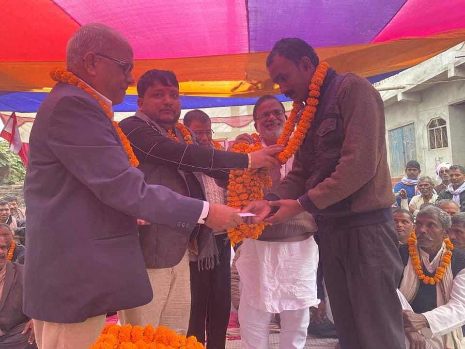 वडाध्यक्षका प्रत्यासीसहित डेढ सय जना कांग्रेसमा प्रवेश