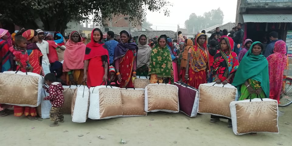 ३८० परिवारलाई न्यानो कपडा प्रदान