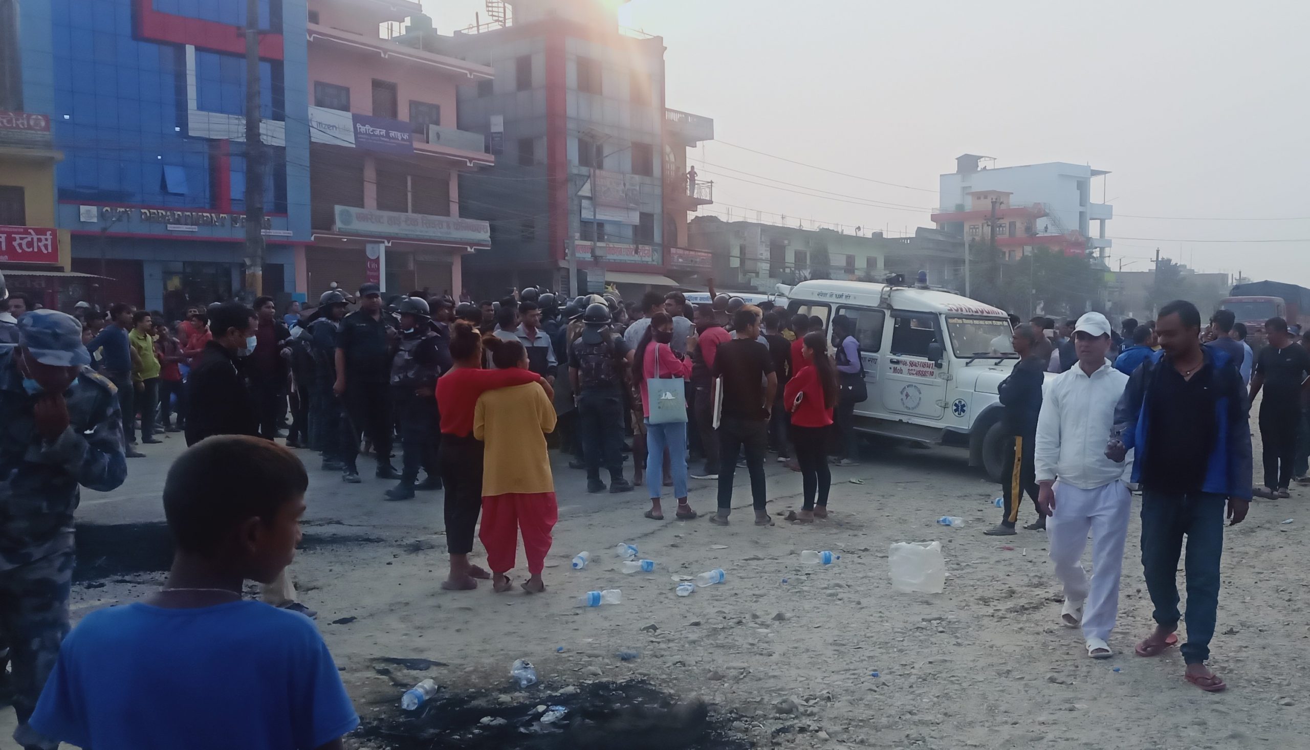 बालकको मृत्युपछि लालबन्दीमा तनाव, अवरुद्ध राजमार्ग खुल्यो