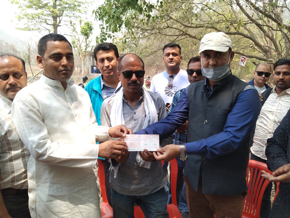 पत्रकार अलीले दिए महासंघको भवन बनाउन १ लाख २० हजार