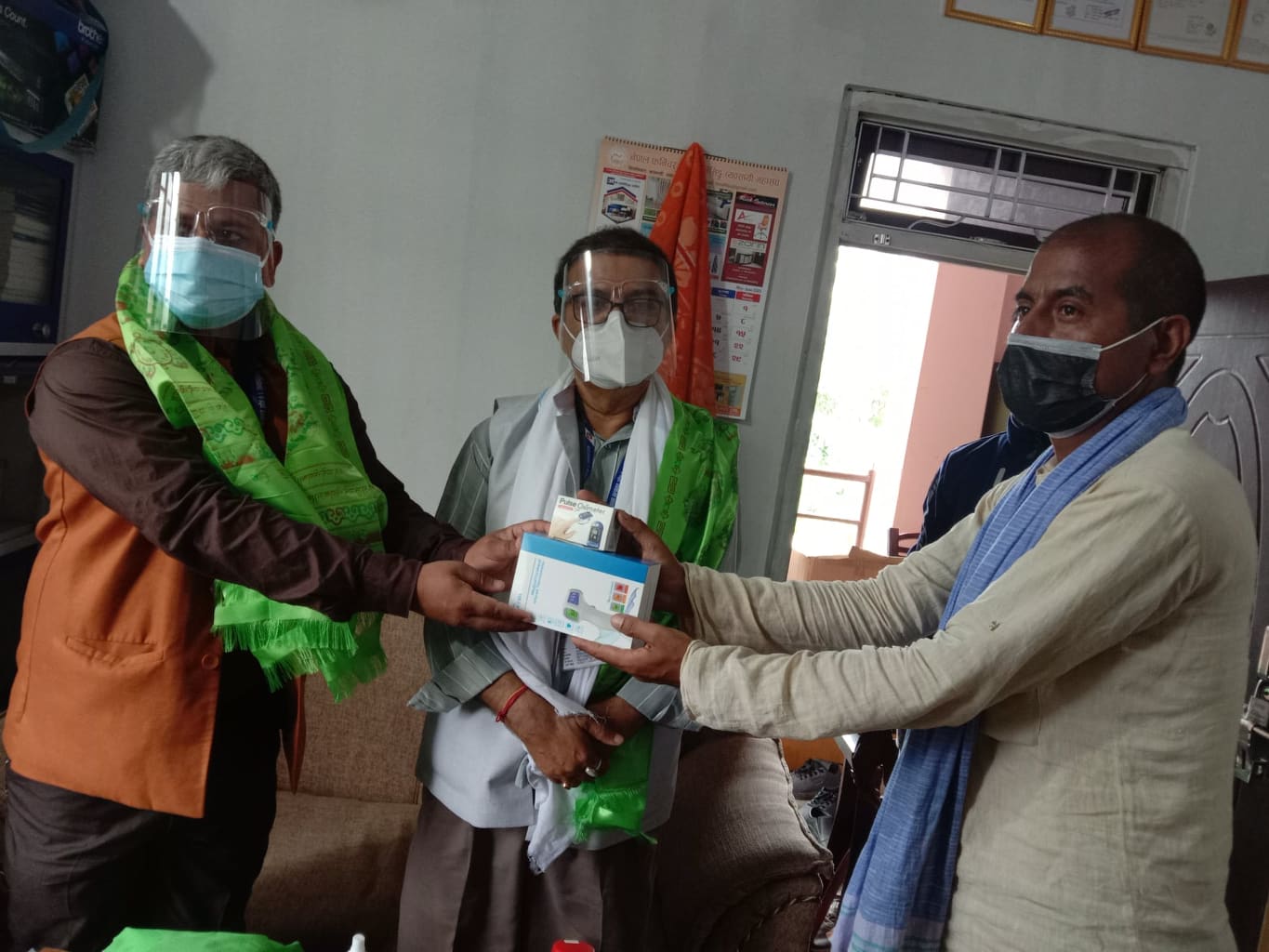 प्रदेश सरकारबाट सर्लाहीका पत्रकारका लागि स्वास्थ्य सुरक्षा सामग्री सहयोग