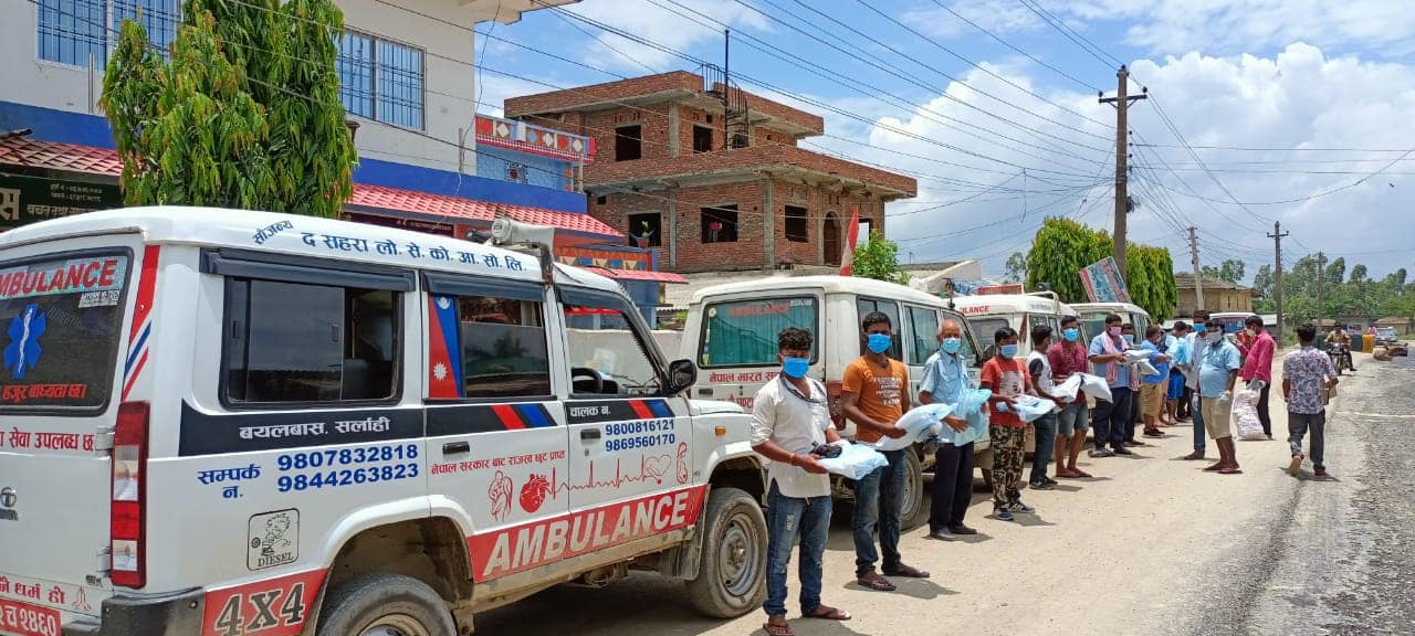 ४० जना एम्बुलेन्स चालकलाई पी.पी.ई. प्रदान