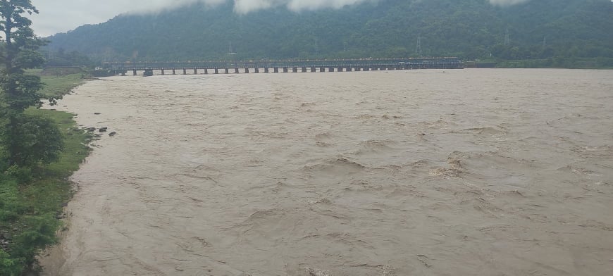 पानी पर्न रोकिएपछि बागमतीमा घट्न थाल्यो बाढी
