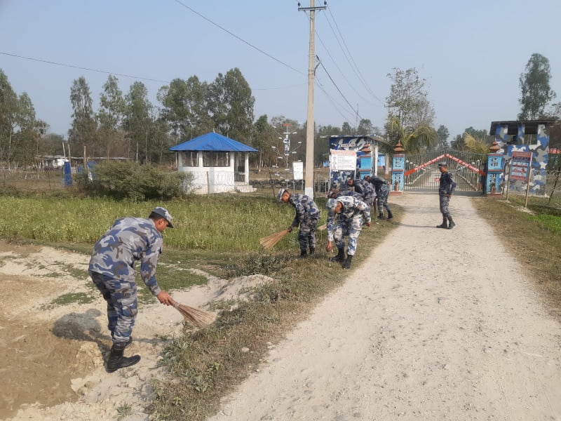 प्रजातन्त्र दिवसका अवसरमा सशस्त्रद्वारा सरसफाई