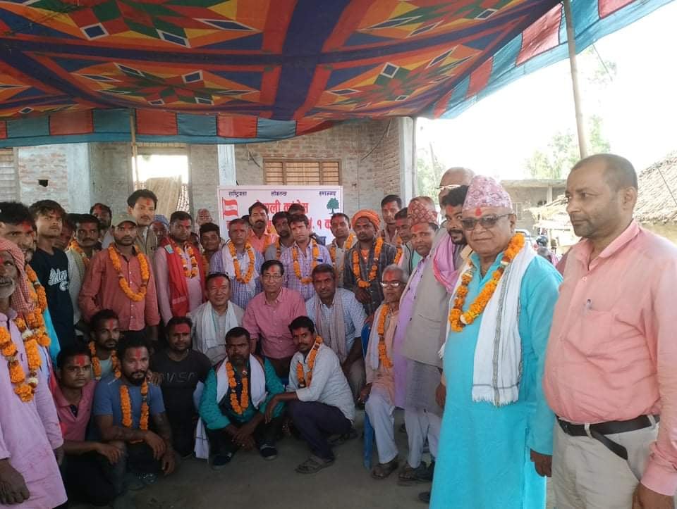चन्द्रनगरमा दर्जनौं कांग्रेसमा प्रवेश गरेको दाबी