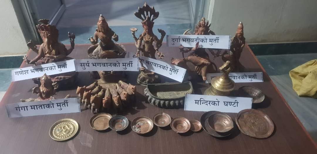 चोरी भएको बहुमुल्य मुर्ती सहित चाेर पक्राउ