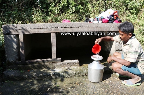 चुरे क्षेत्रमा खानेपानीकाे हाहाकार, पालिकाले बनाएका संरचना अस्तव्यस्त