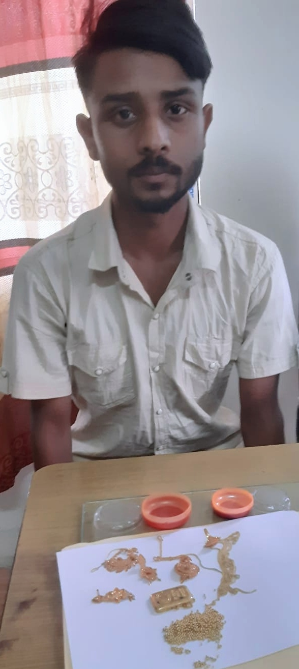 सशस्त्र प्रहरीद्वारा सुनका सामग्री सहित अंसारी पक्राउ