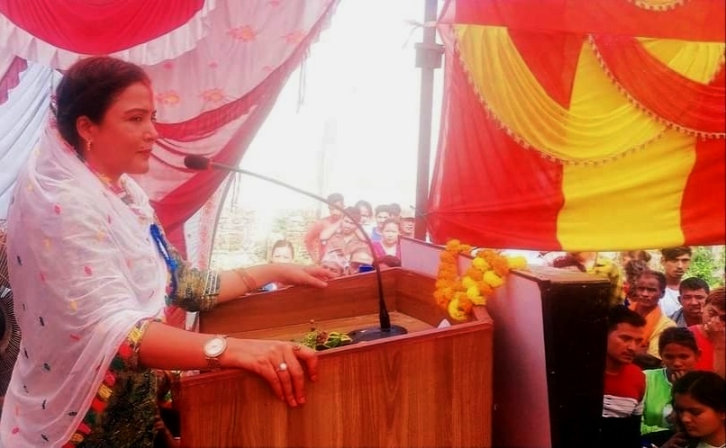 लालबन्दीमा राप्रपाको आमसभालाई अभिनेतृ रेखा थापा सहितका नेताले सम्बाेधन गरे
