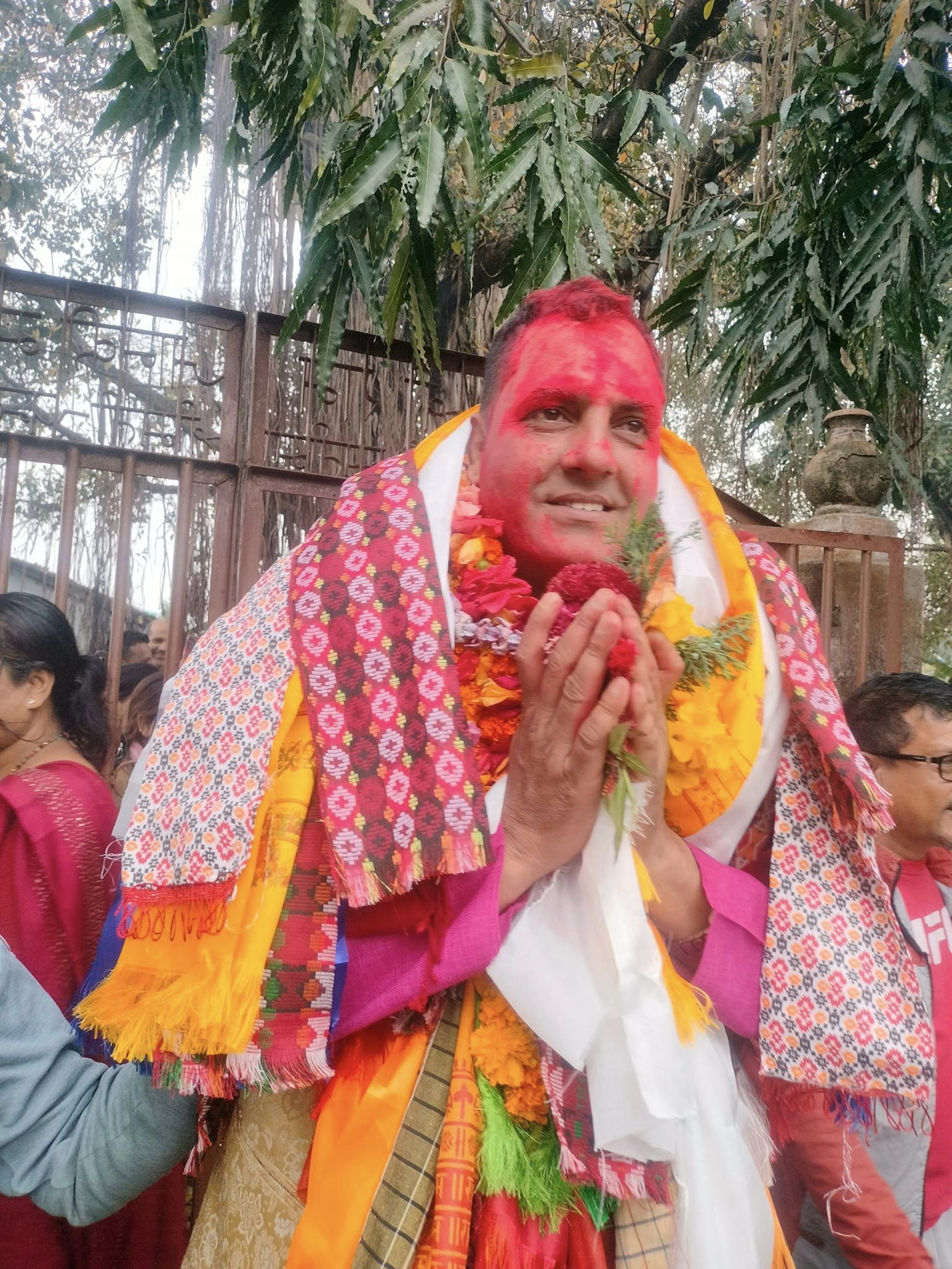 बाजागाजासहित वडाध्यक्ष मैनालीले गरे पुनः पदबहाली