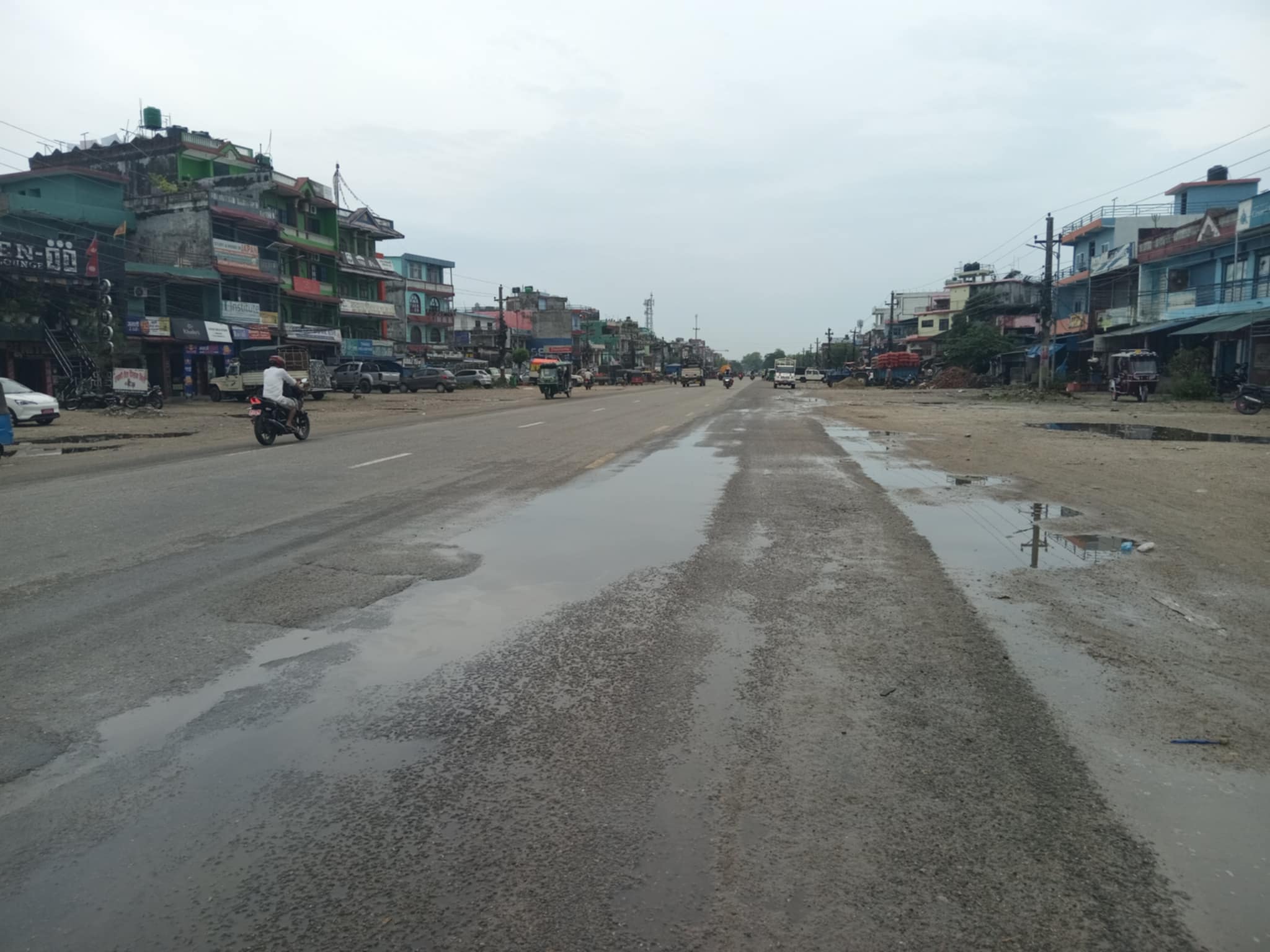 सर्लाहीको मौसम बदली : बिहानैदेखि विभिन्न स्थानमा वर्षा