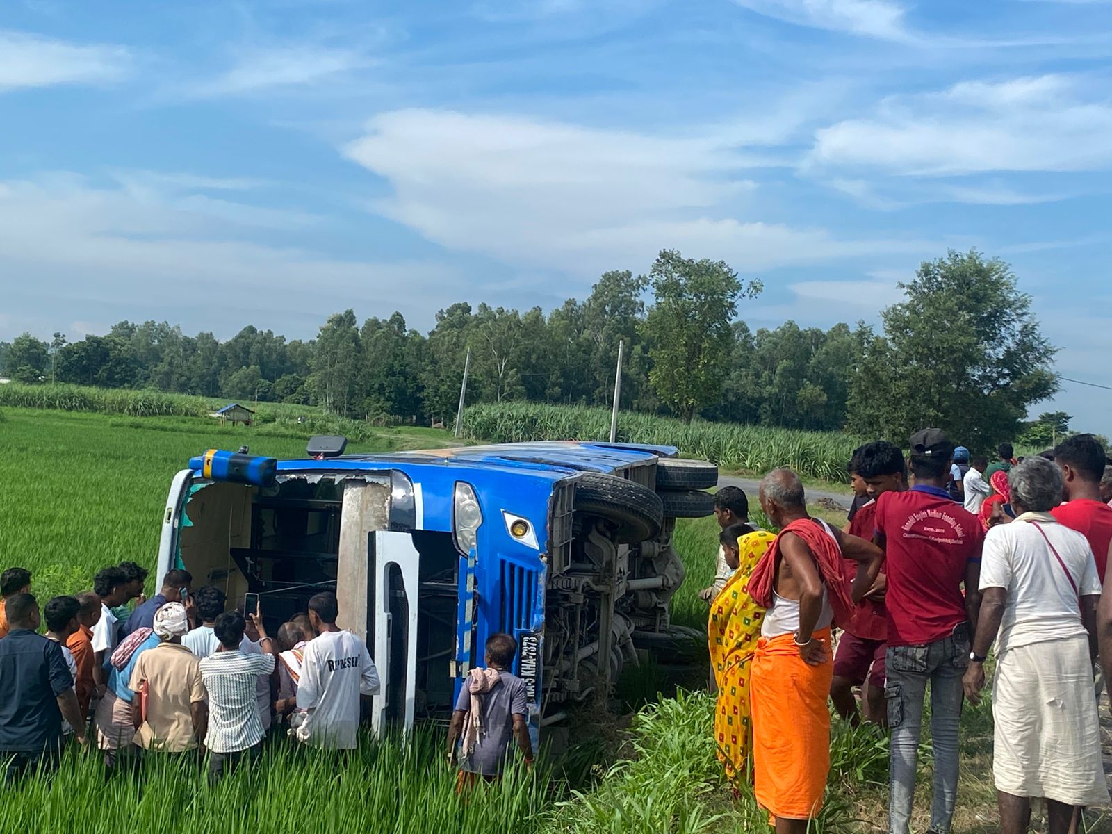 स्कुल बस पल्टिँदा ५ विद्यार्थी र चालक घाइते