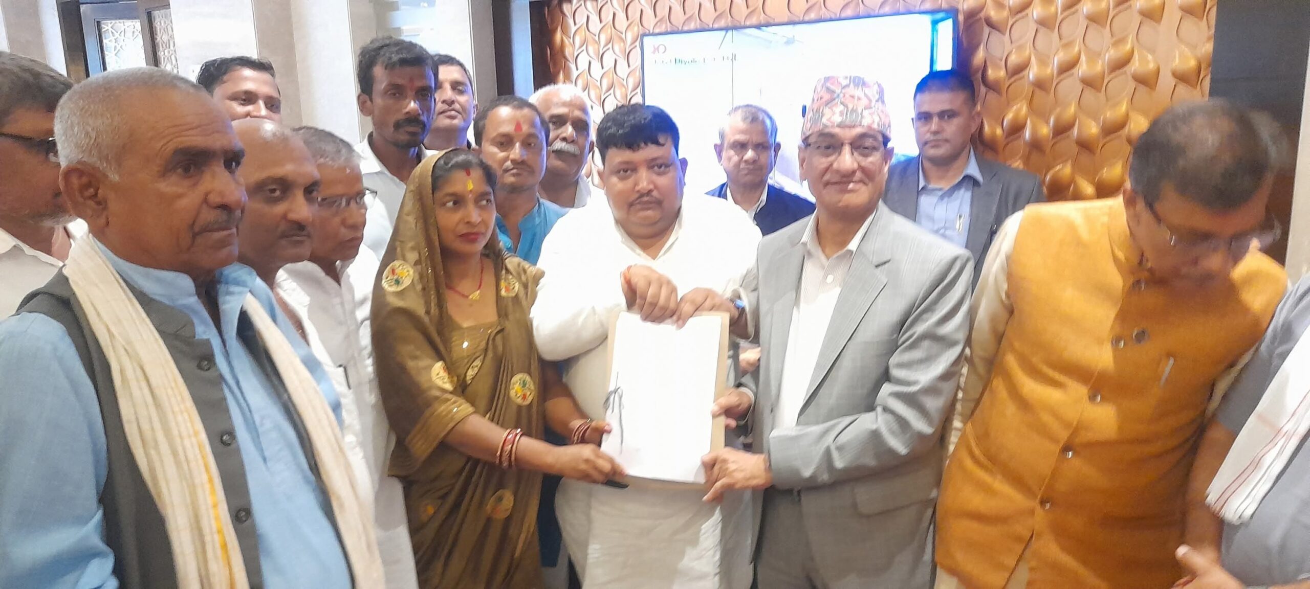 इलाका प्रशासन कार्यालयको मागसहित प्रदर्शन हुँदै, बजार बन्द