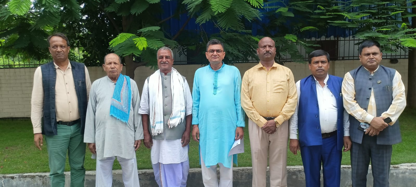 ‘ठेक्का लगाउनुपर्ने काम उपभोक्ता समितिबाट नगराइयोस्‌’