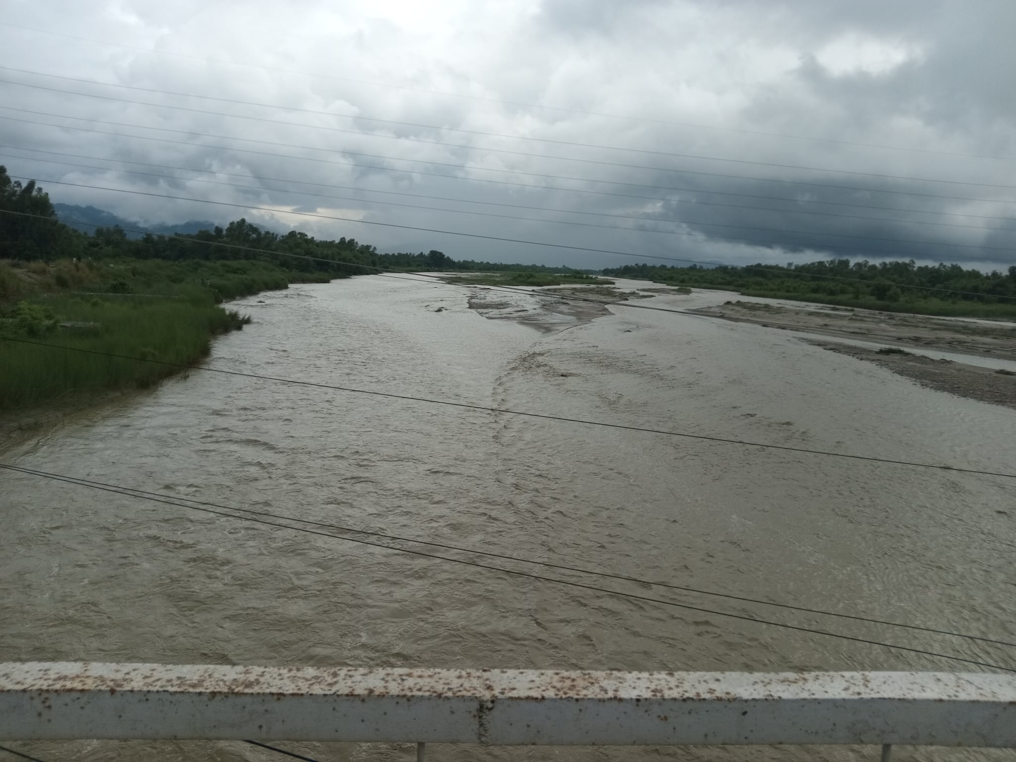 सर्लाहीका अधिकांश भेगमा रातिदेखि नै झरी