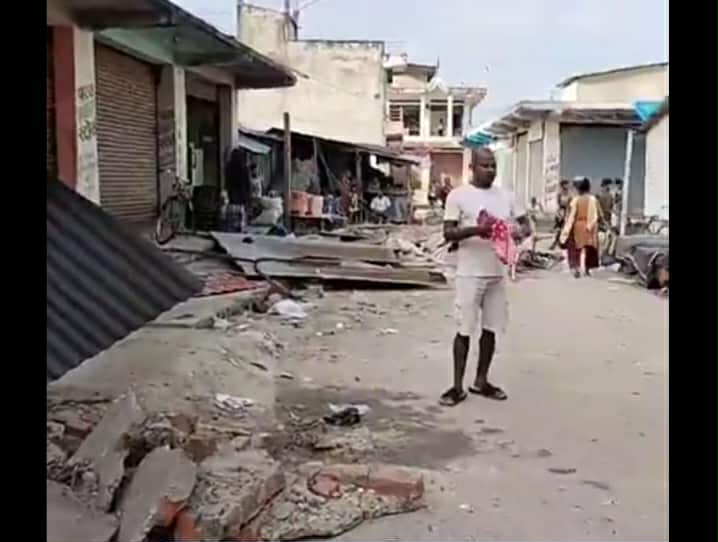 हरिवन मिना बजारका टहरा नगरपालिकाले भत्कायो