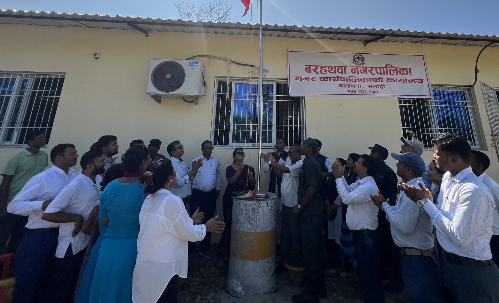 सभाहललाई ‘पार्टेसन’ गरेर नगरपालिका संचालन