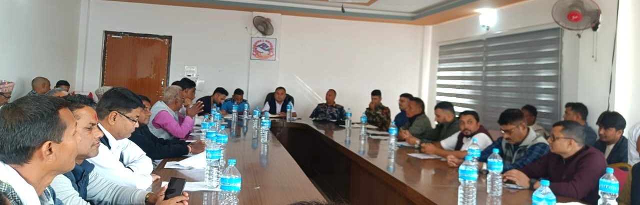 आसन्न निर्वाचनका सम्वन्धमा सरोकारावालसँग छलफल