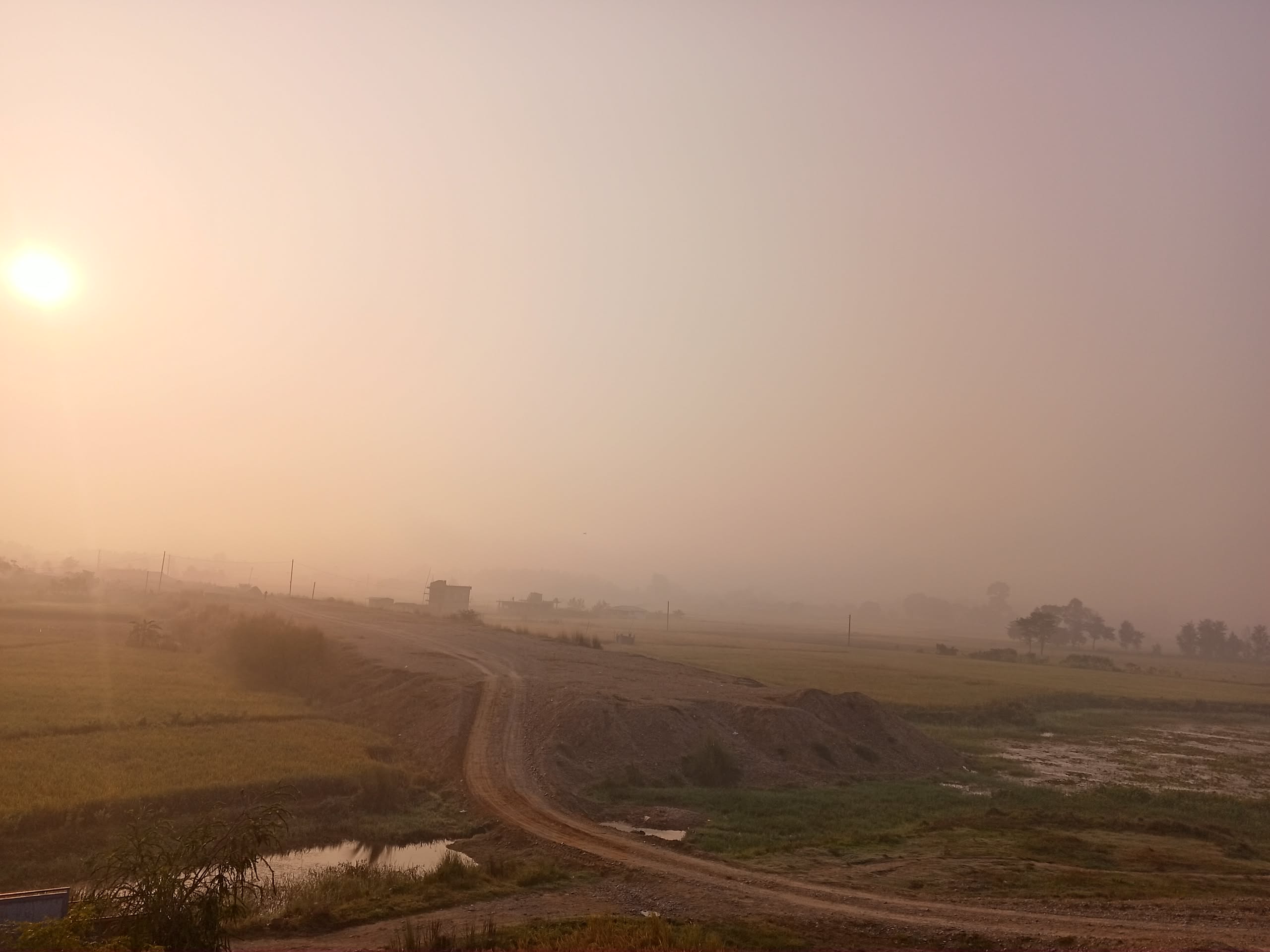 डम्म भएर लागेको हुस्सु हट्दै