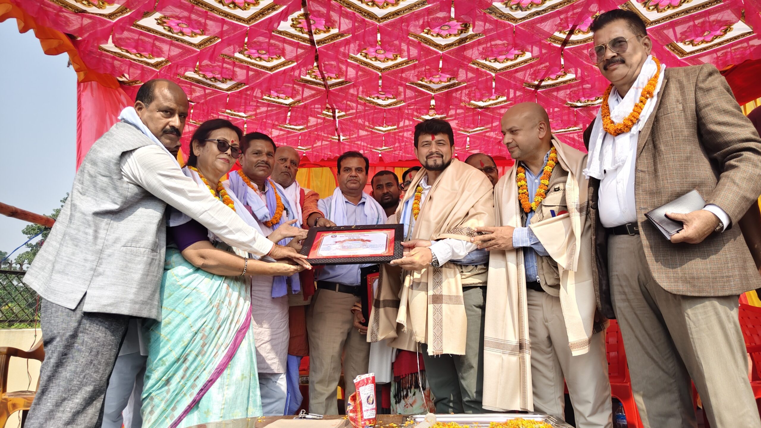 समाजसेवी सरोज रायको पहलमा बरहथवा नगरपालिकाले पायो दमकल