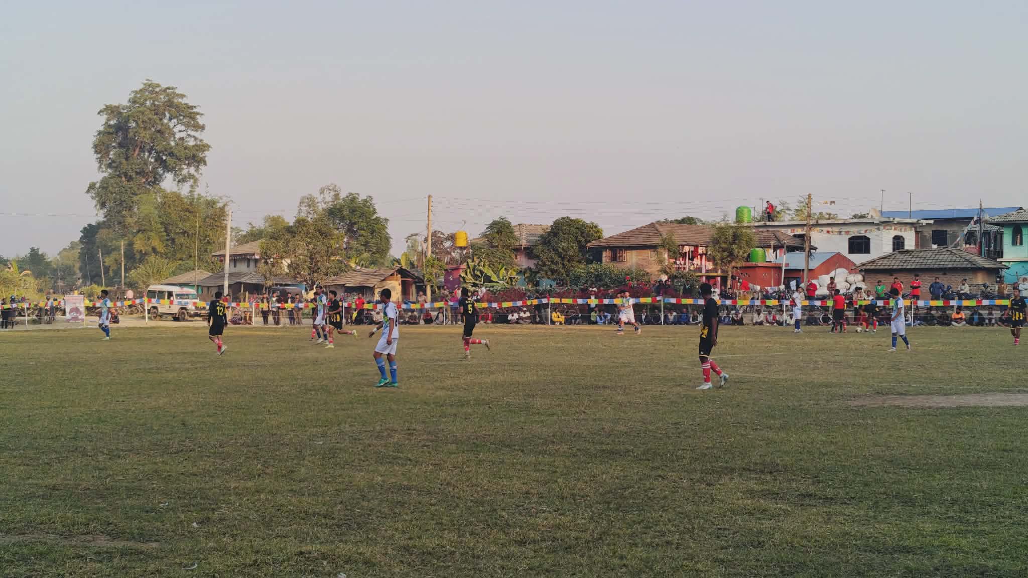चन्द्रनिगाहपुरमाथि संघर्षपूर्ण जित निकाल्दै आयोजक सेमिफाइनलमा