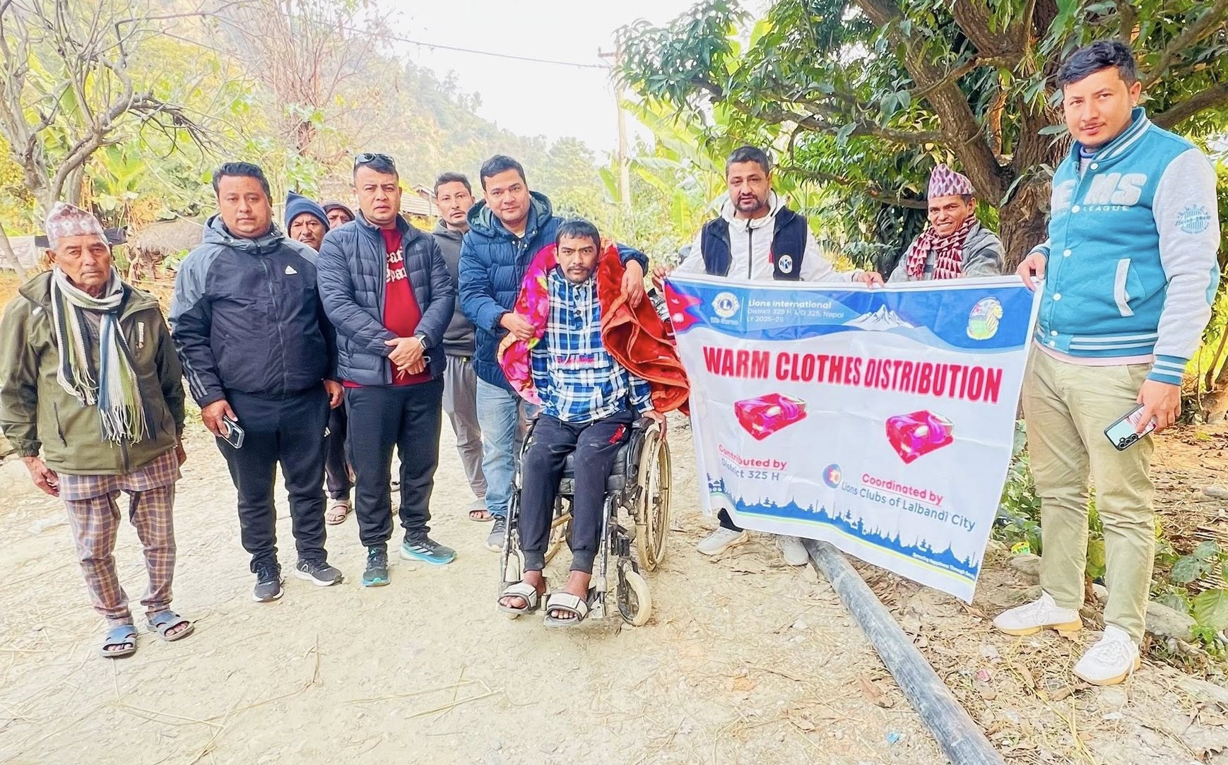 लायन्स क्लबले दियो २३ जनालाई सिरक