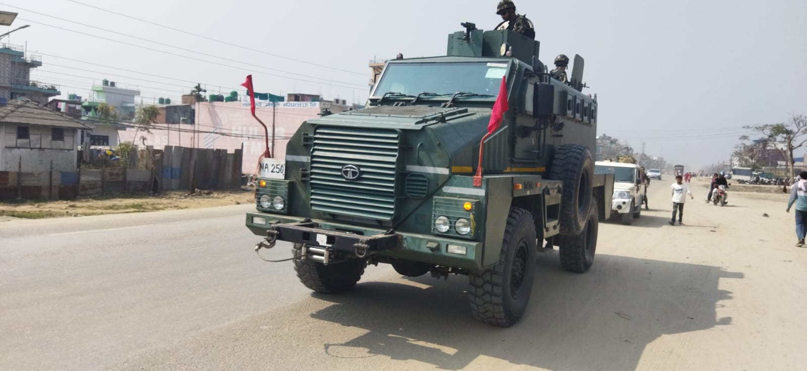 नेपाली सेनाले सूरु गर्यो बख्तरबन्द सहितको गस्ती (तस्बिरहरू)