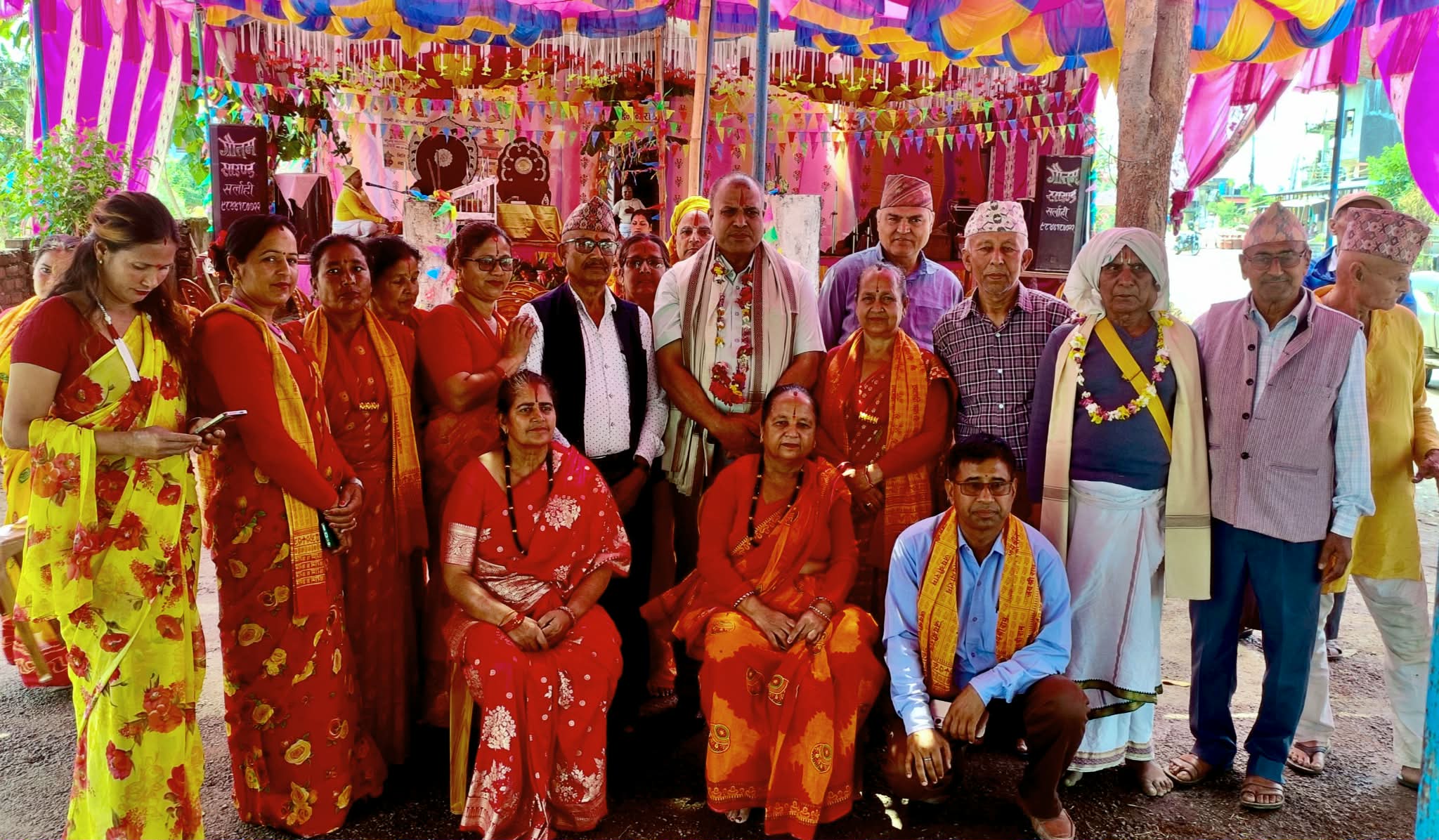 मन्त्री कुशवाहाद्वारा लक्ष्मी नारायण मन्दिरमा आयोजित महायज्ञ उद्घाटन