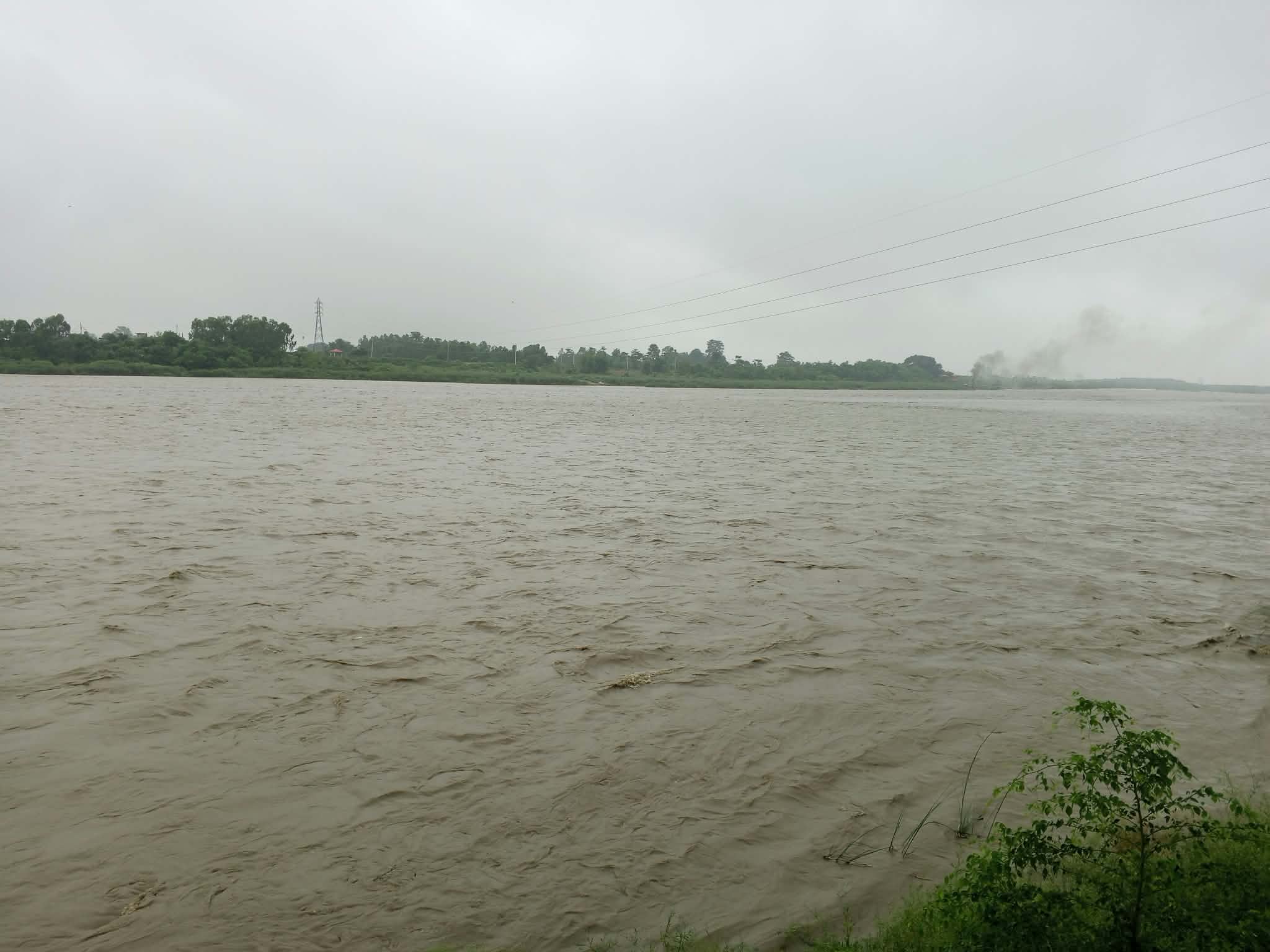 अहिले साँझपख बागमतीमा बाढी बढ्दै, सबै ढोका खोलियो